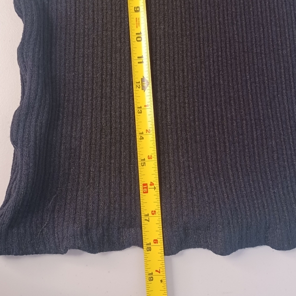 St. John Wool Blend Sleeveless Mockneck Old Money Ribbed Knit Sweater Top - Picture 13 of 13